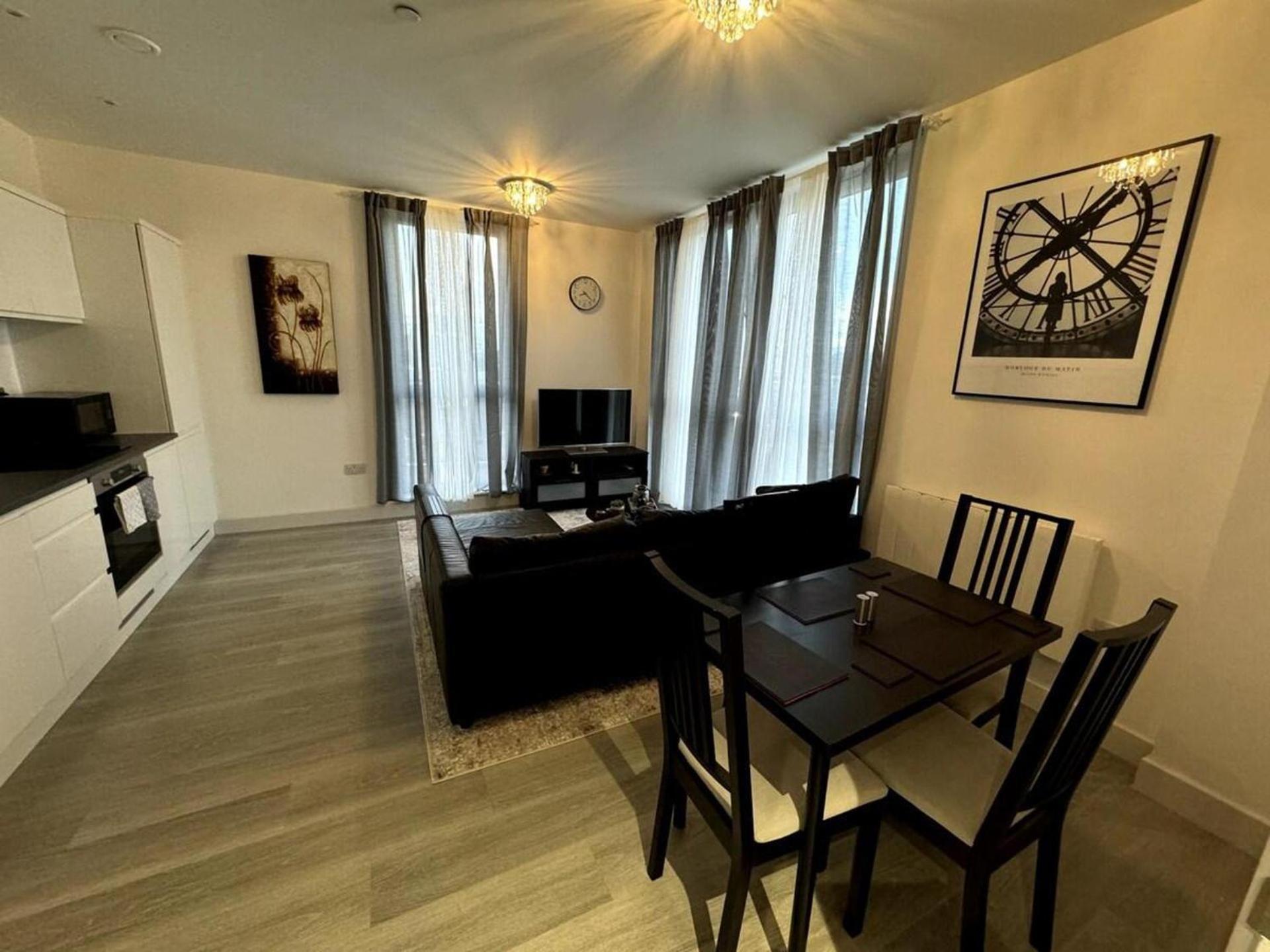 Cozy Bracknell Apartment With Modern Amenities Eksteriør bilde