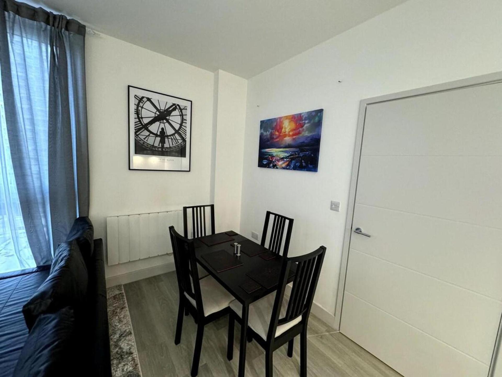 Cozy Bracknell Apartment With Modern Amenities Eksteriør bilde