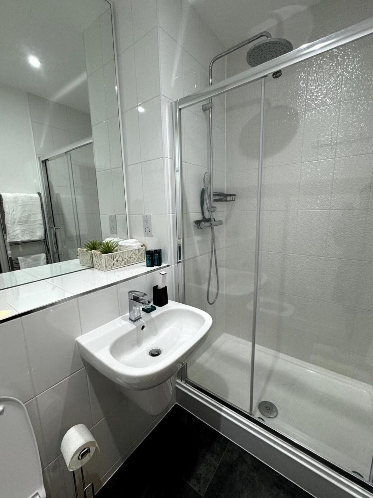 Cozy Bracknell Apartment With Modern Amenities Eksteriør bilde